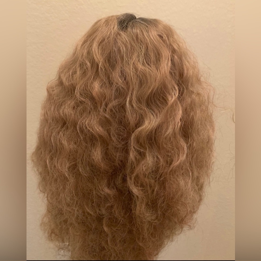 Wig - Picture 3 of 6
